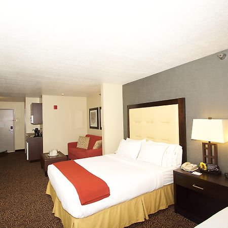 Holiday Inn Express Ogden By Ihg Exteriör bild